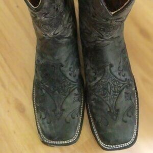 Circle G Grey embroidered Women's Boots size 9.5